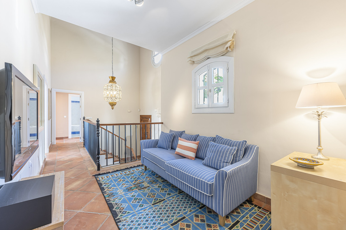 4 Bed Townhouse for sale in Benahavís Costa Del Sol, Málaga, Spain