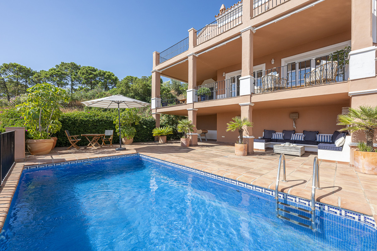 4 Bed Townhouse for sale in Benahavís Costa Del Sol, Málaga, Spain
