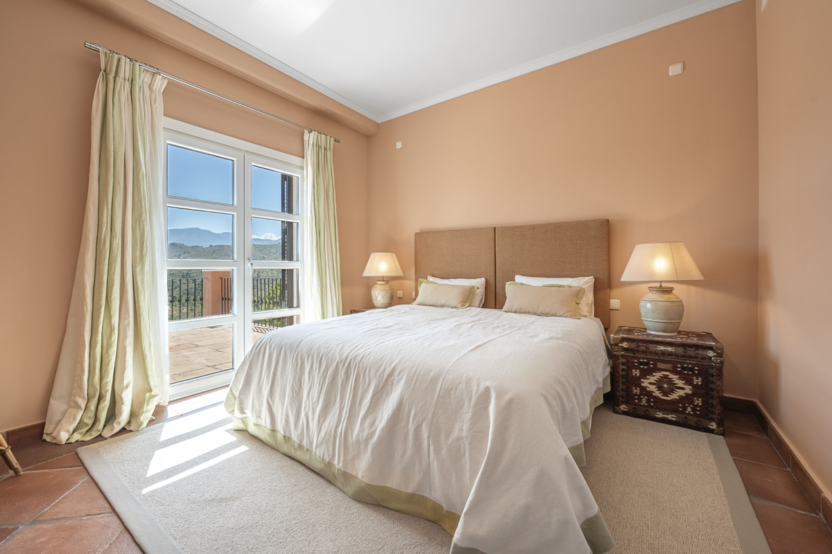 4 Bed Townhouse for sale in Benahavís Costa Del Sol, Málaga, Spain