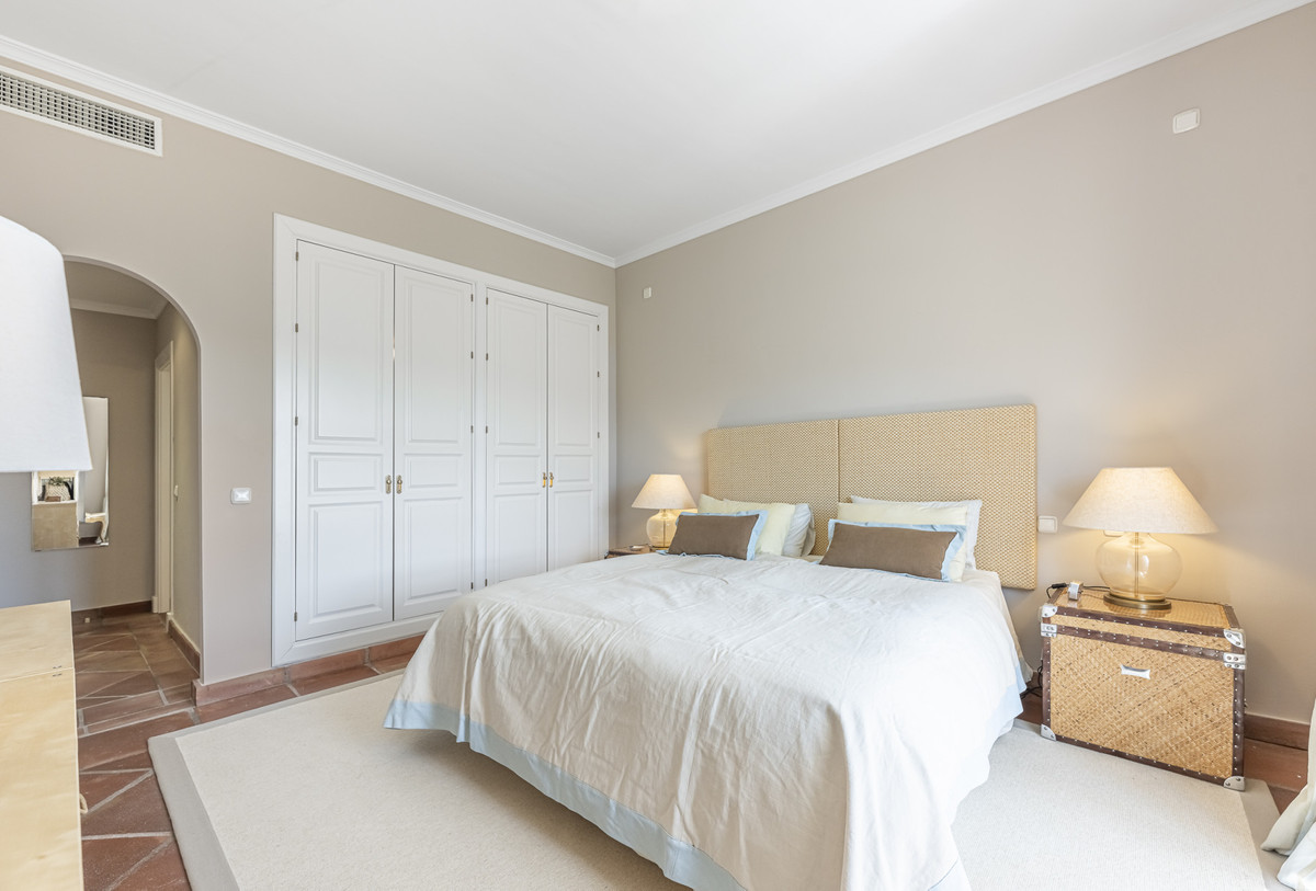 4 Bed Townhouse for sale in Benahavís Costa Del Sol, Málaga, Spain
