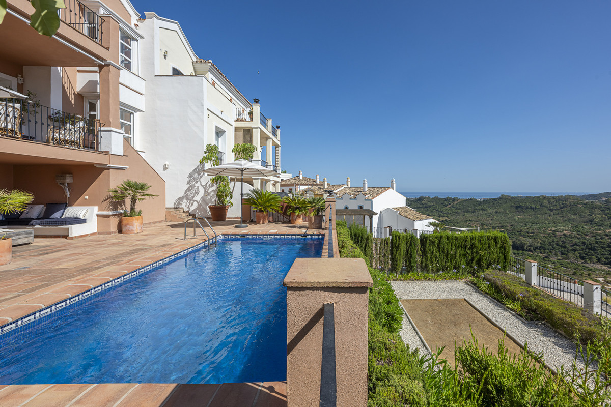 4 Bed Townhouse for sale in Benahavís Costa Del Sol, Málaga, Spain