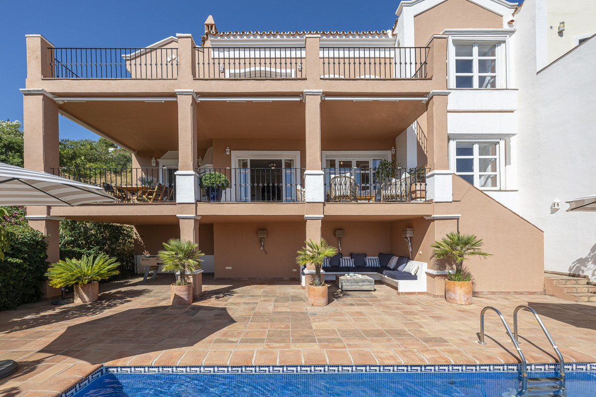 4 Bed Townhouse for sale in Benahavís Costa Del Sol, Málaga, Spain
