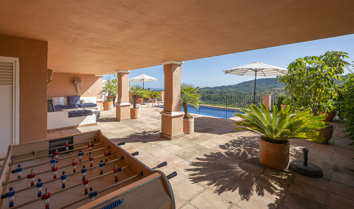 4 Bed Townhouse for sale in Benahavís Costa Del Sol, Málaga, Spain