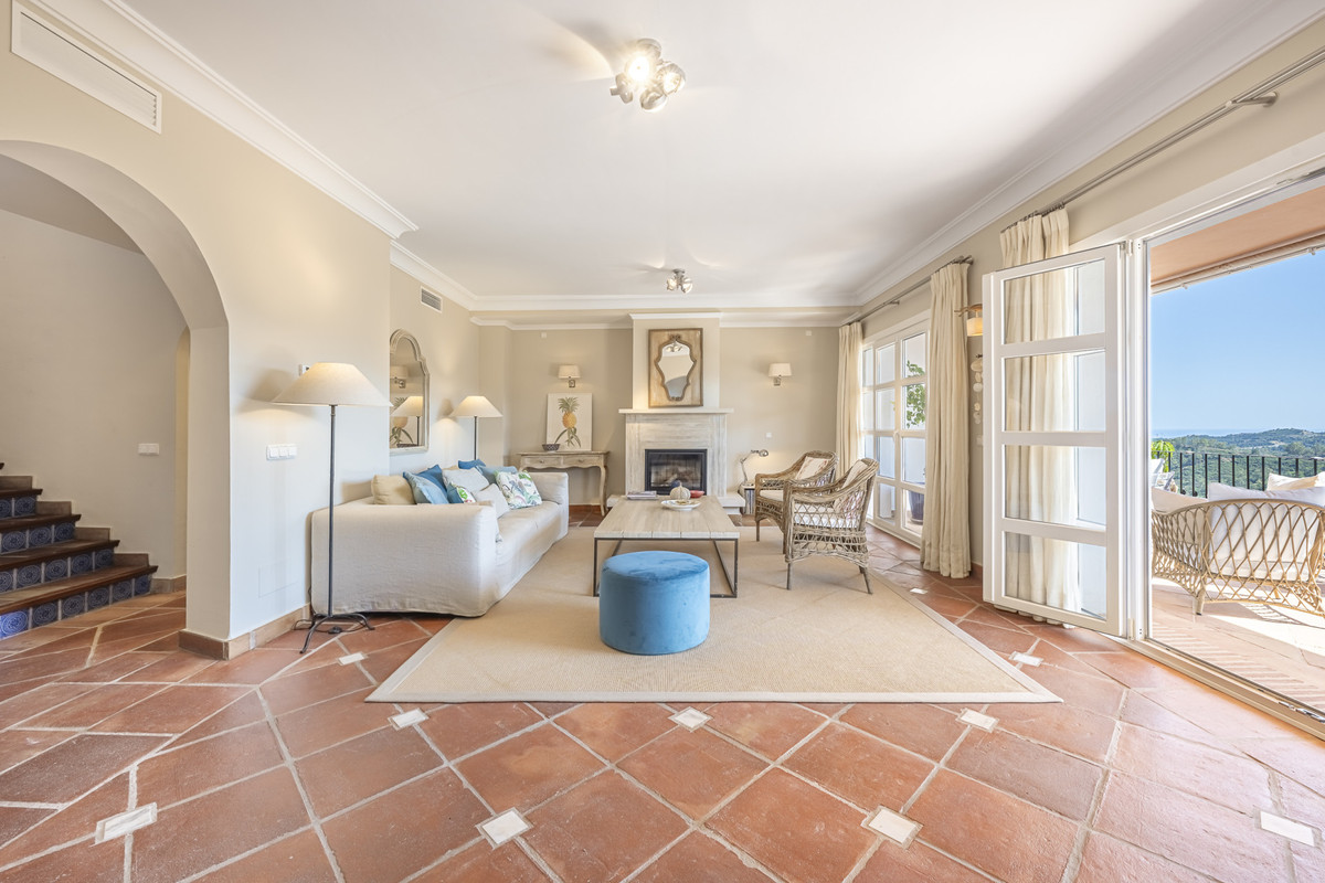 4 Bed Townhouse for sale in Benahavís Costa Del Sol, Málaga, Spain