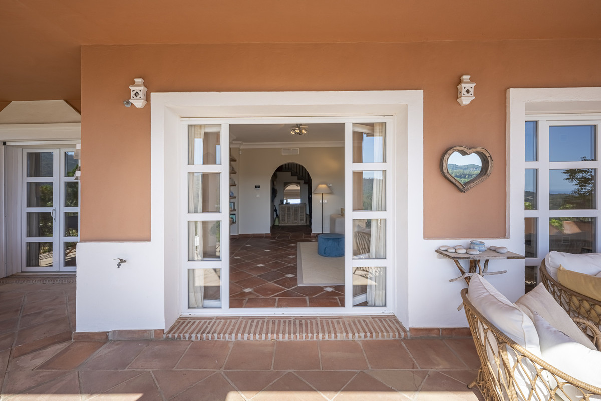 4 Bed Townhouse for sale in Benahavís Costa Del Sol, Málaga, Spain