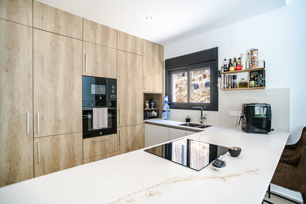 Se vende Villa - Chalet de 3 dormitorios en Costa Blanca, Alicante, España