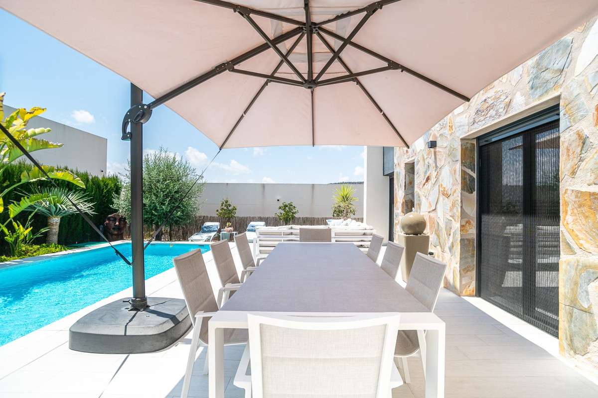 Se vende Villa - Chalet de 3 dormitorios en Costa Blanca, Alicante, España
