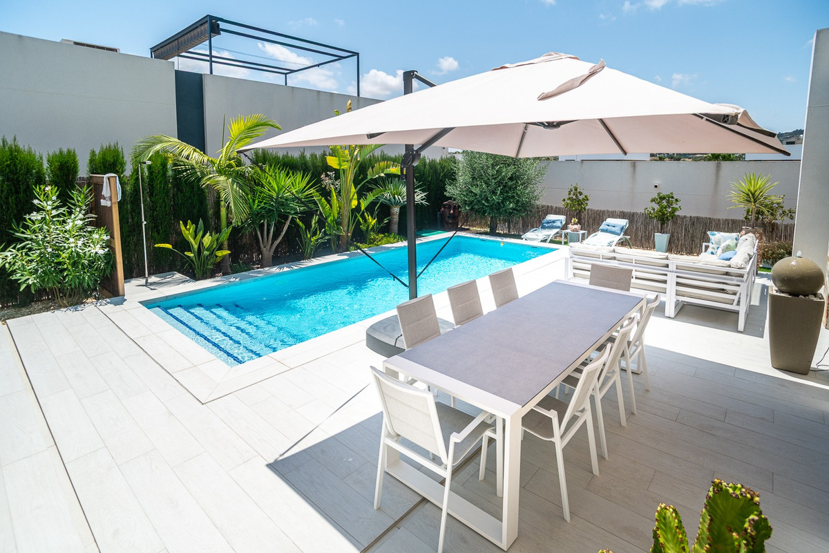 Se vende Villa - Chalet de 3 dormitorios en Costa Blanca, Alicante, España
