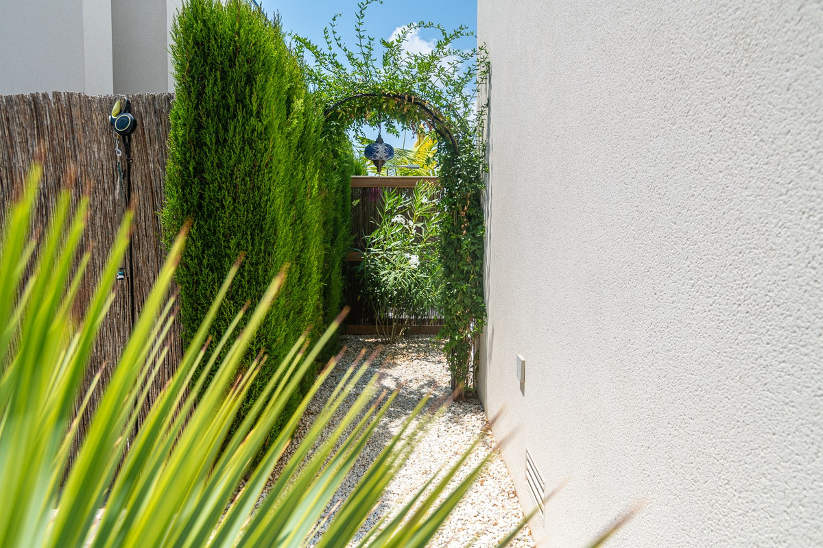 Se vende Villa - Chalet de 3 dormitorios en Costa Blanca, Alicante, España