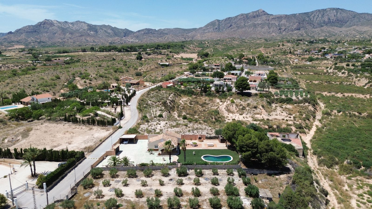3 Bed Townhouse for sale in Albatera Costa Blanca, Alicante, Spain