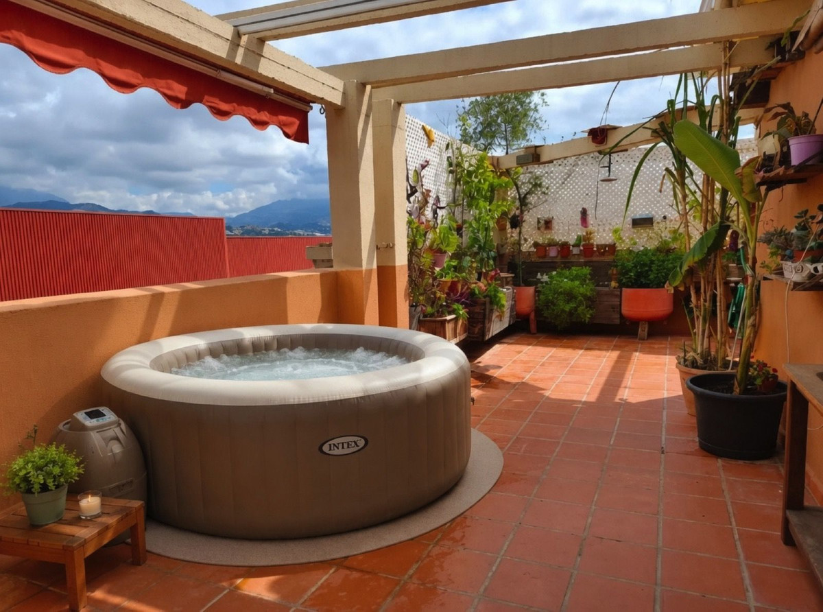 4 Bed Apartment for sale in San Pedro De Alcántara Costa Del Sol, Málaga, Spain
