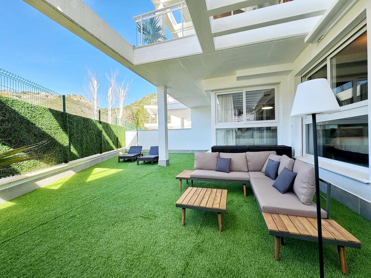 2 Bed Apartment for sale in Benahavís Costa Del Sol, Málaga, Spain