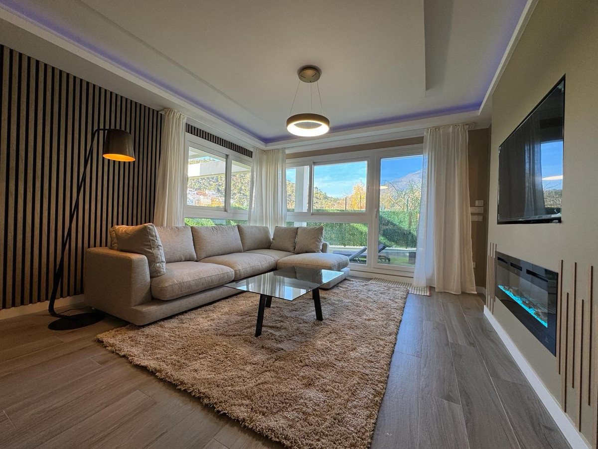 2 Bed Apartment for sale in Benahavís Costa Del Sol, Málaga, Spain