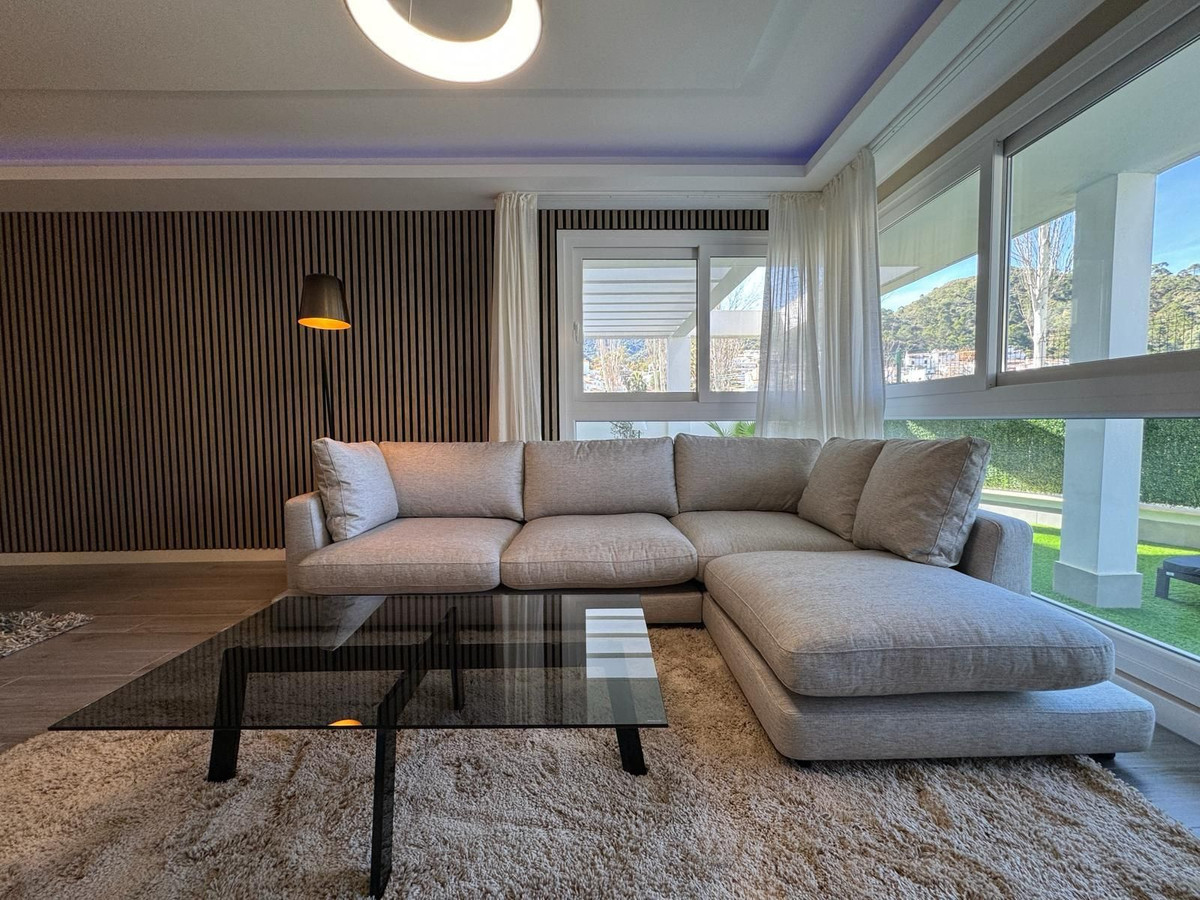 2 Bed Apartment for sale in Benahavís Costa Del Sol, Málaga, Spain