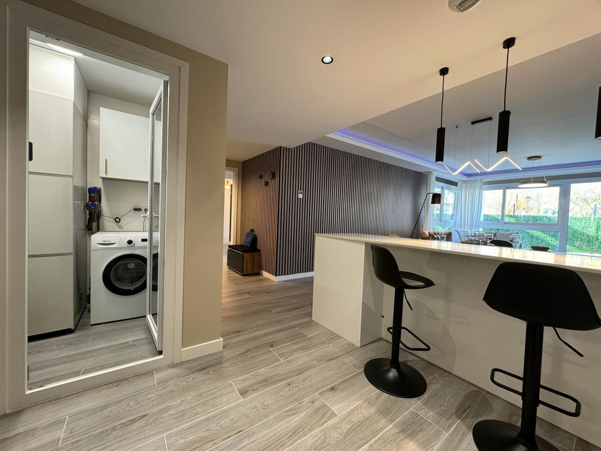 2 Bed Apartment for sale in Benahavís Costa Del Sol, Málaga, Spain