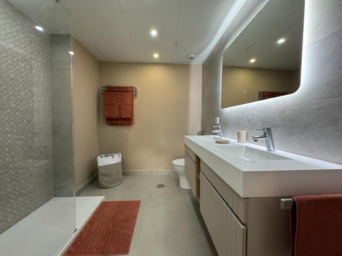 2 Bed Apartment for sale in Benahavís Costa Del Sol, Málaga, Spain