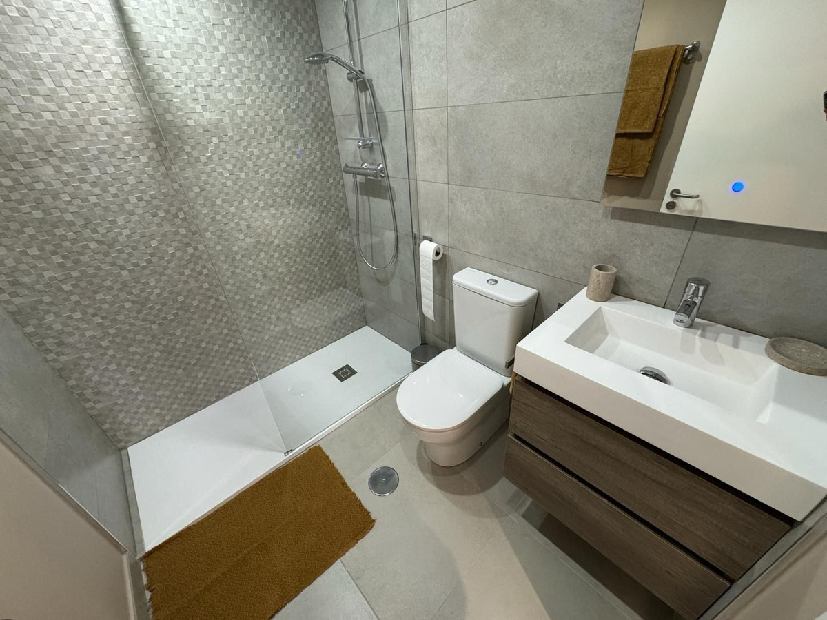 2 Bed Apartment for sale in Benahavís Costa Del Sol, Málaga, Spain