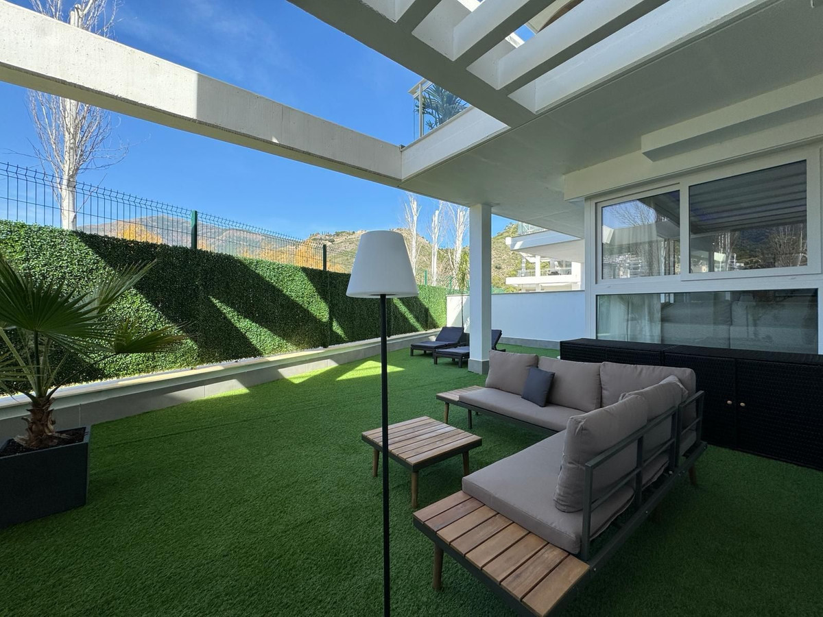 2 Bed Apartment for sale in Benahavís Costa Del Sol, Málaga, Spain