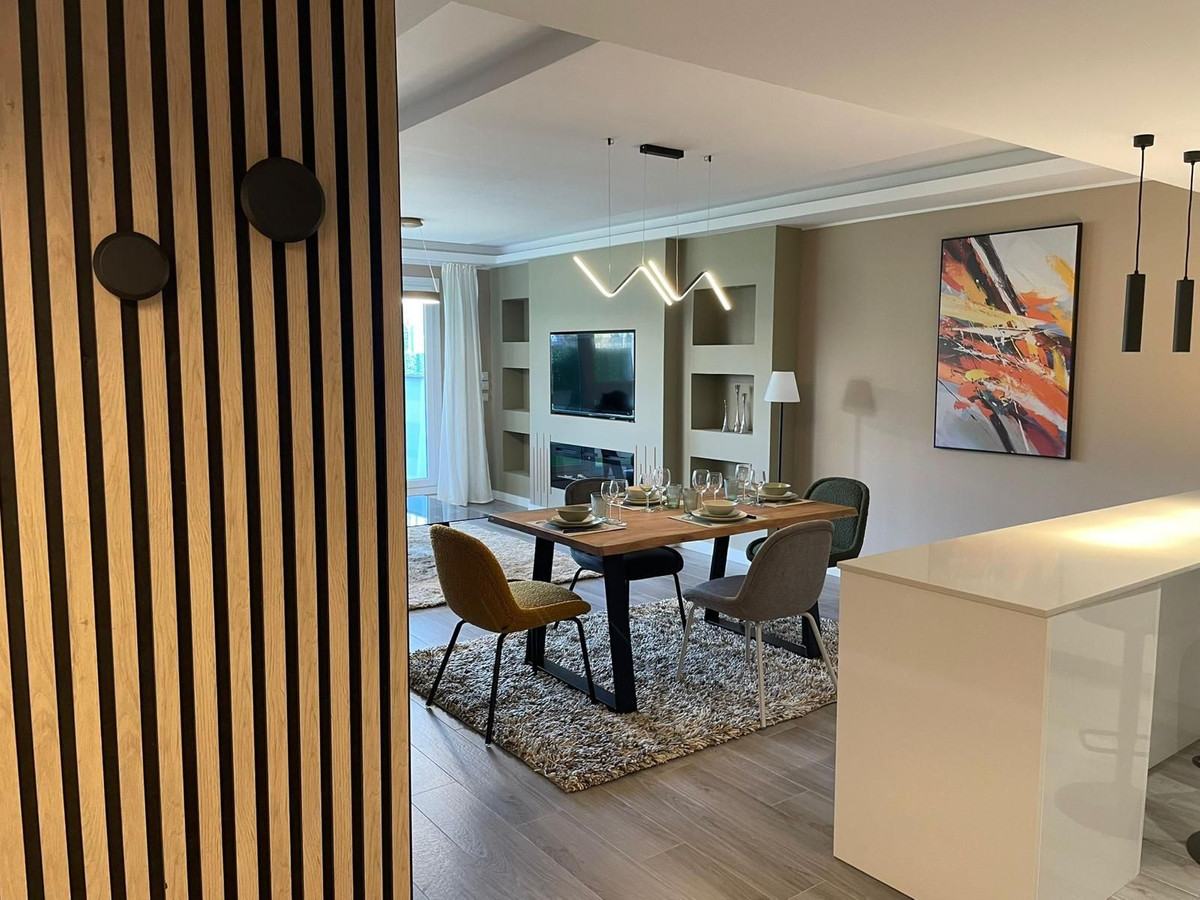 2 Bed Apartment for sale in Benahavís Costa Del Sol, Málaga, Spain