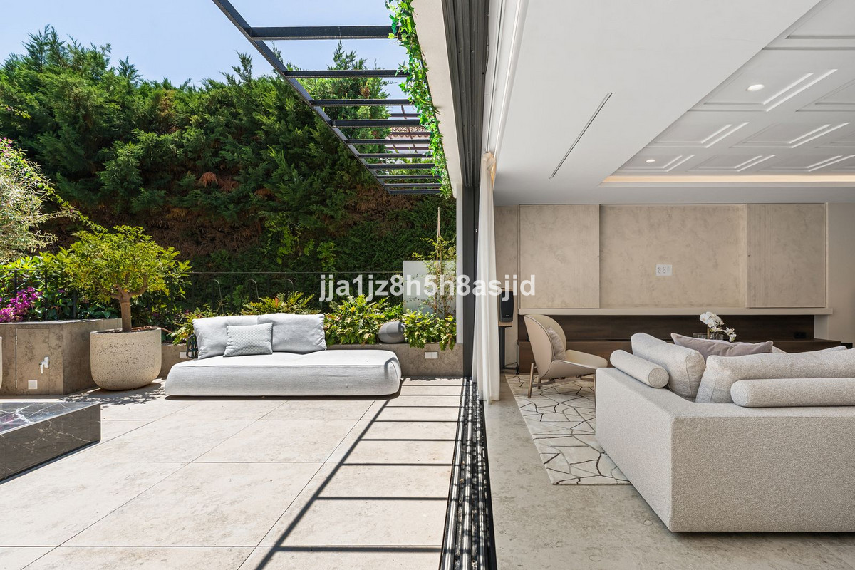 4 Bed Townhouse for sale in The Golden Mile Costa Del Sol, Málaga, Spain