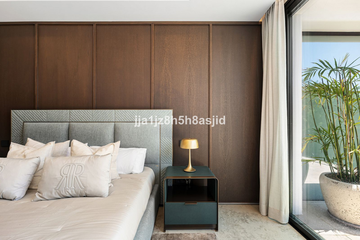 4 Bed Townhouse for sale in The Golden Mile Costa Del Sol, Málaga, Spain