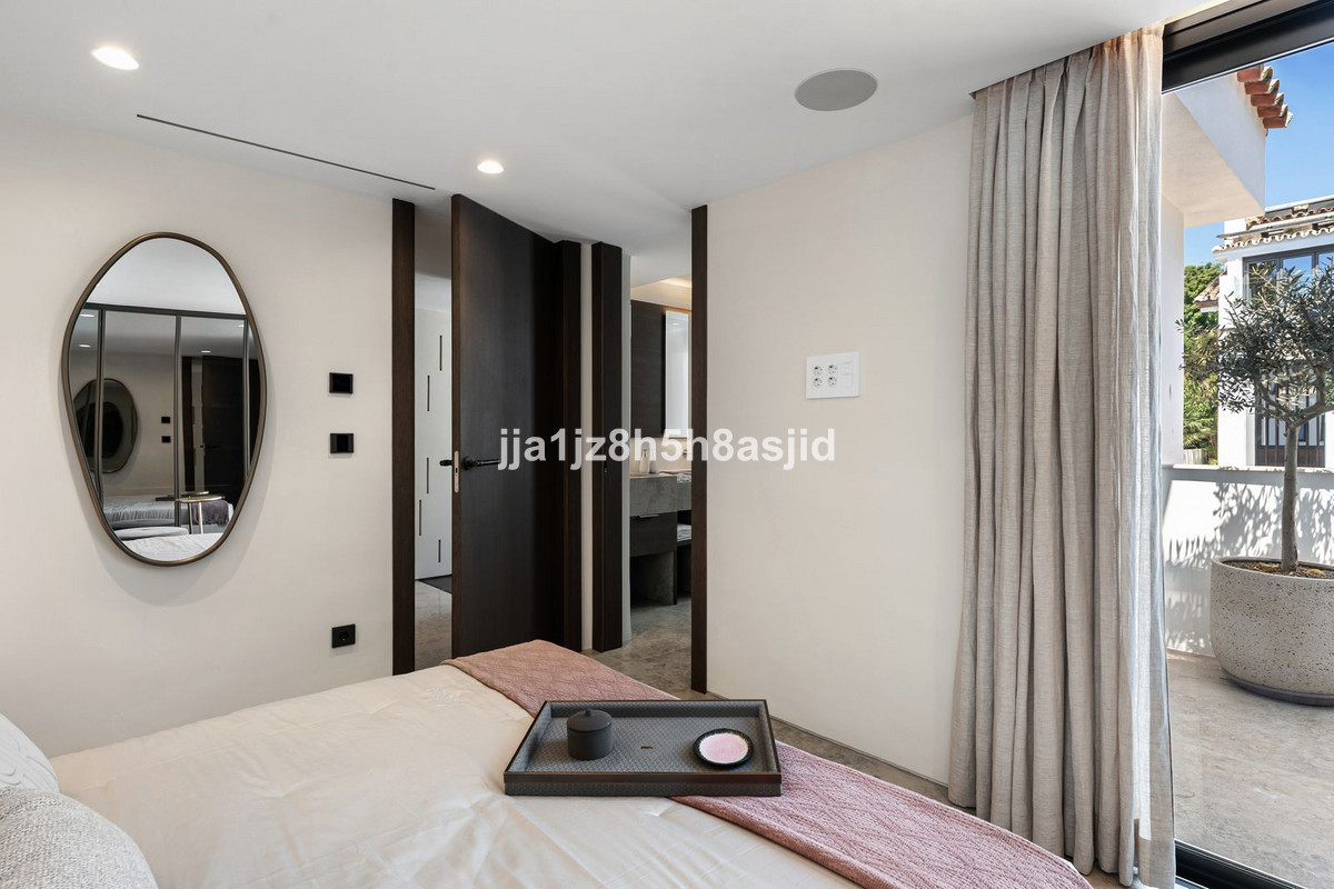 4 Bed Townhouse for sale in The Golden Mile Costa Del Sol, Málaga, Spain