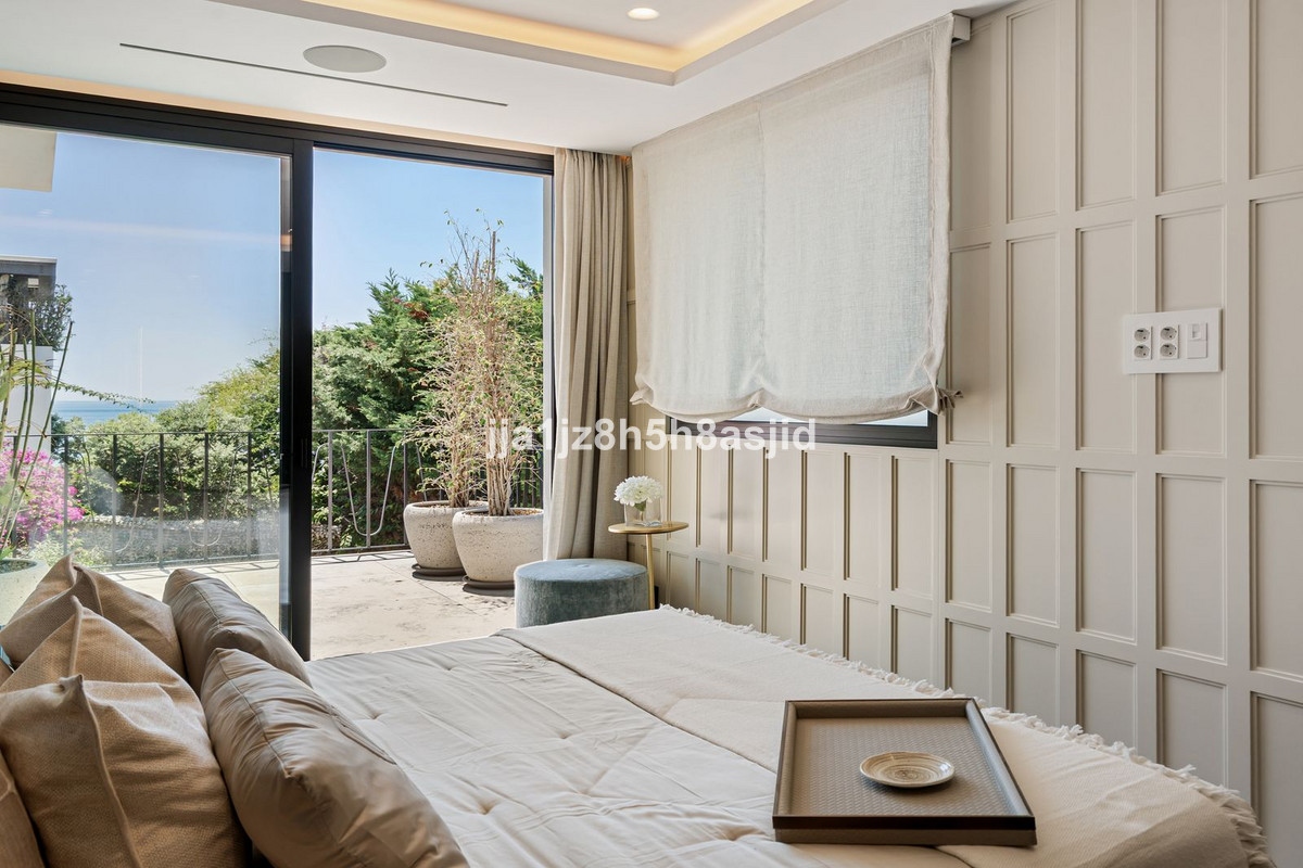 4 Bed Townhouse for sale in The Golden Mile Costa Del Sol, Málaga, Spain