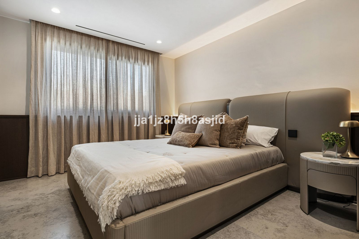 4 Bed Townhouse for sale in The Golden Mile Costa Del Sol, Málaga, Spain