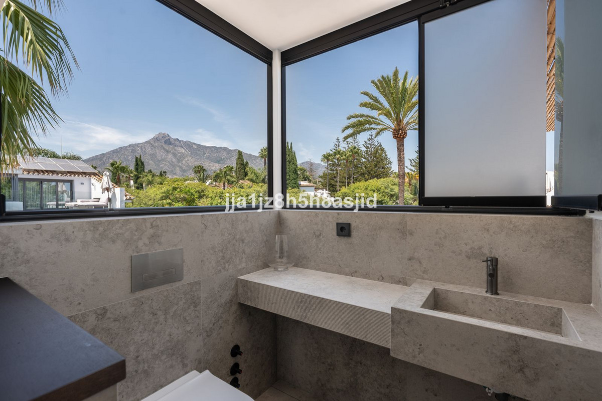 4 Bed Townhouse for sale in The Golden Mile Costa Del Sol, Málaga, Spain