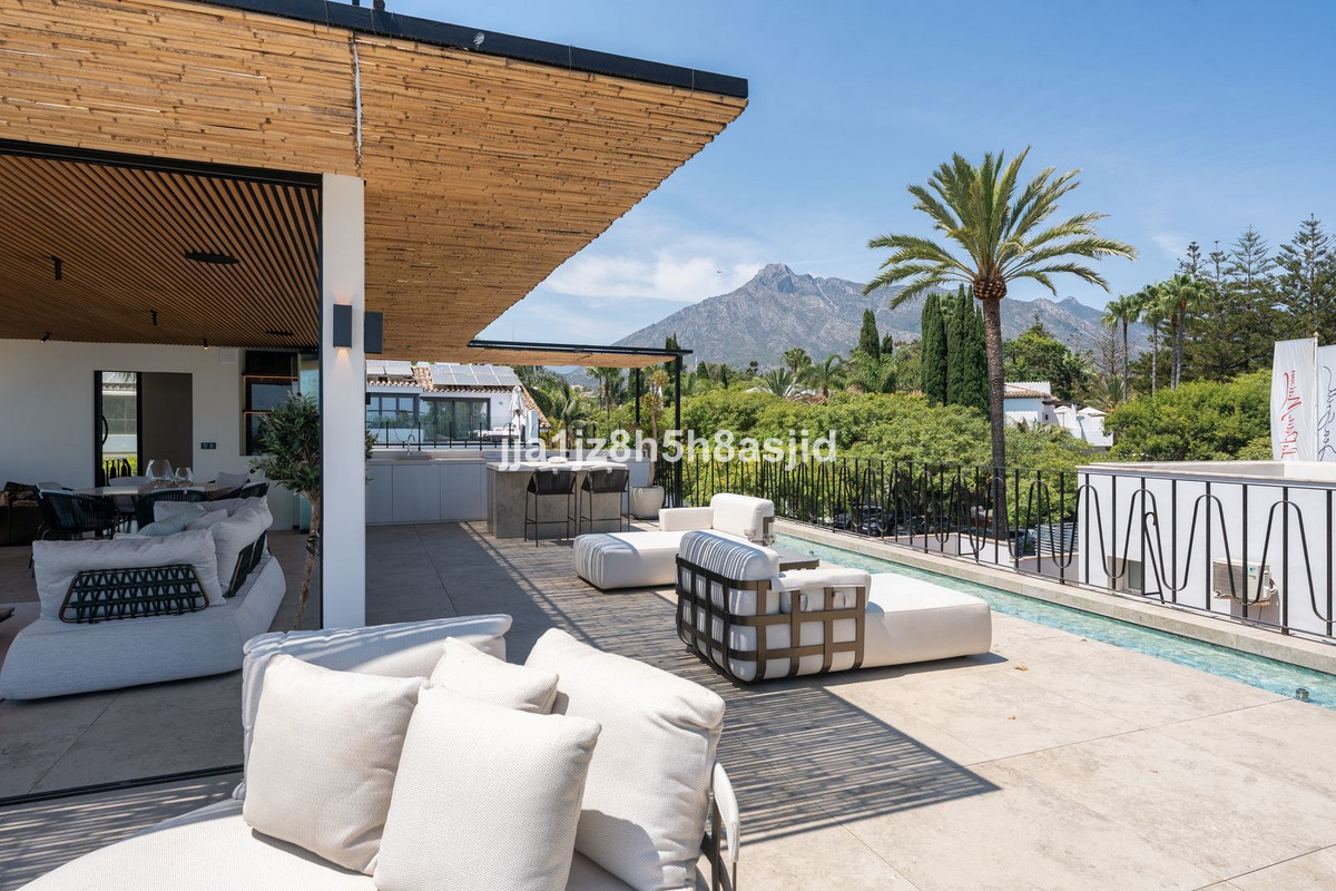 4 Bed Townhouse for sale in The Golden Mile Costa Del Sol, Málaga, Spain