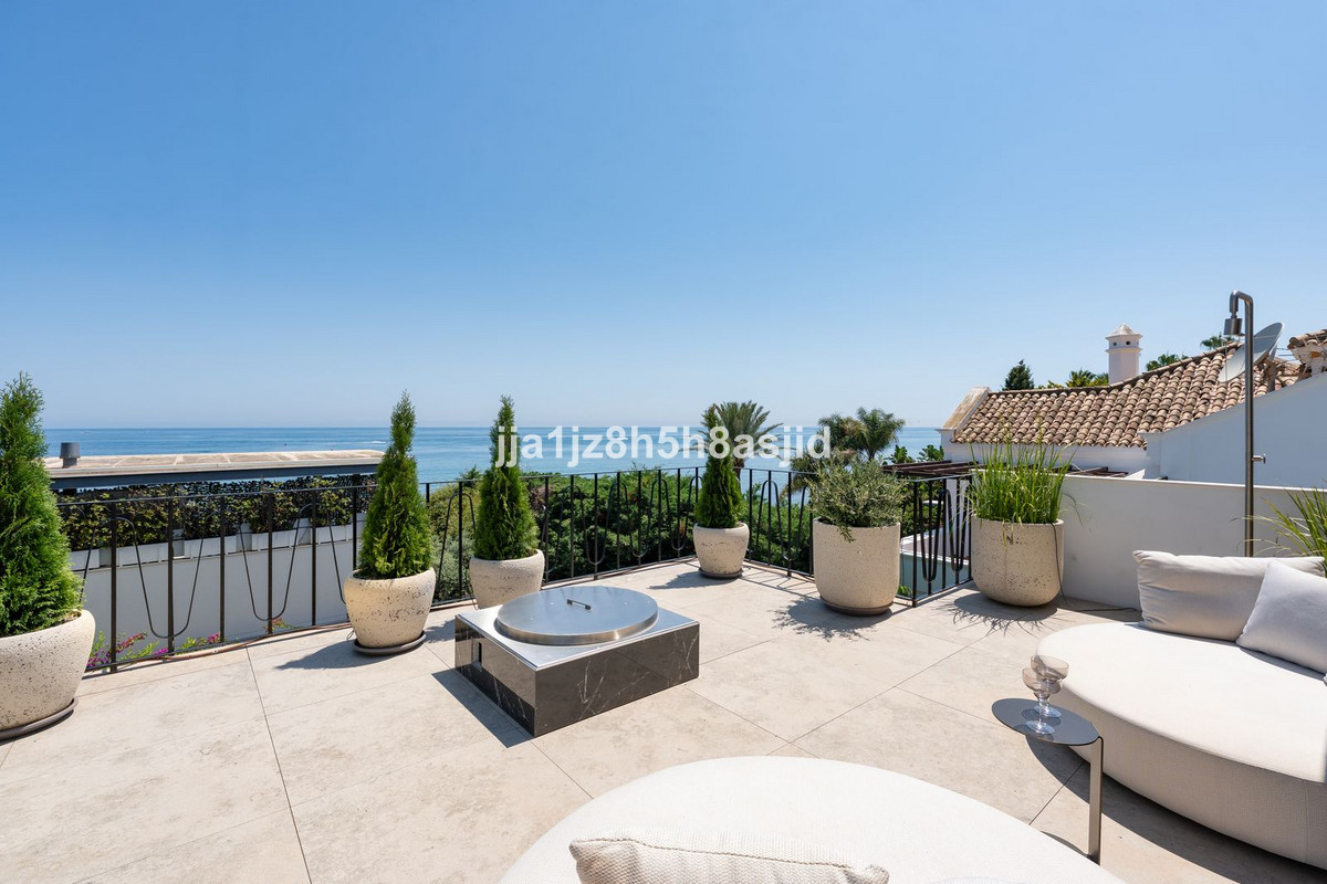 4 Bed Townhouse for sale in The Golden Mile Costa Del Sol, Málaga, Spain