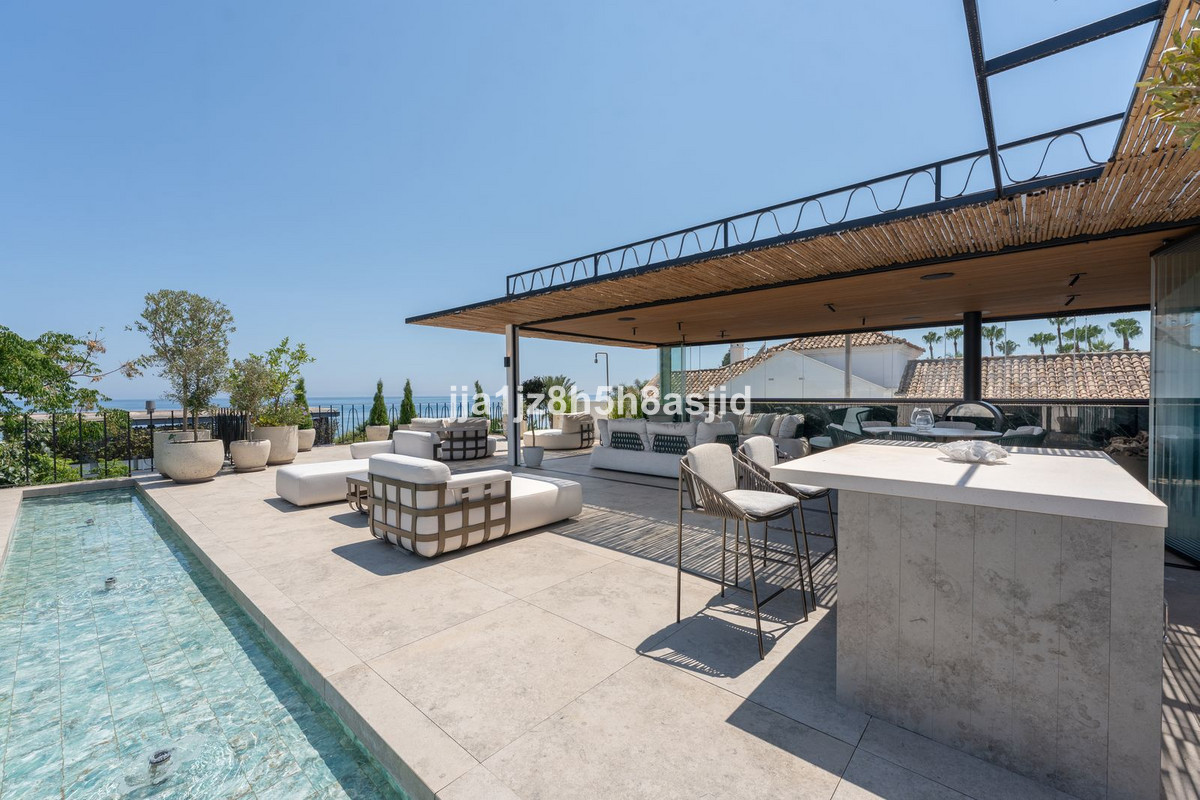 4 Bed Townhouse for sale in The Golden Mile Costa Del Sol, Málaga, Spain