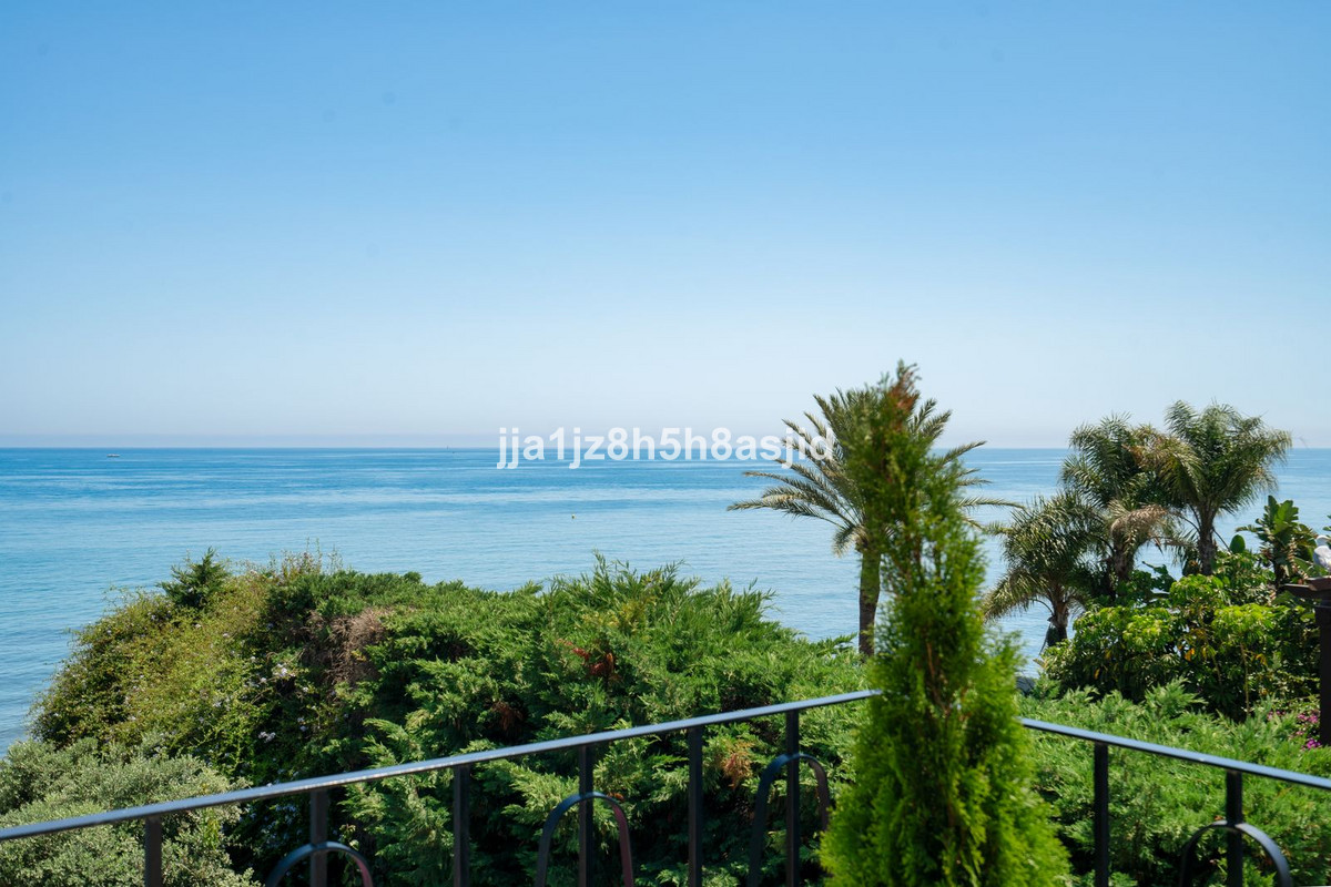 4 Bed Townhouse for sale in The Golden Mile Costa Del Sol, Málaga, Spain