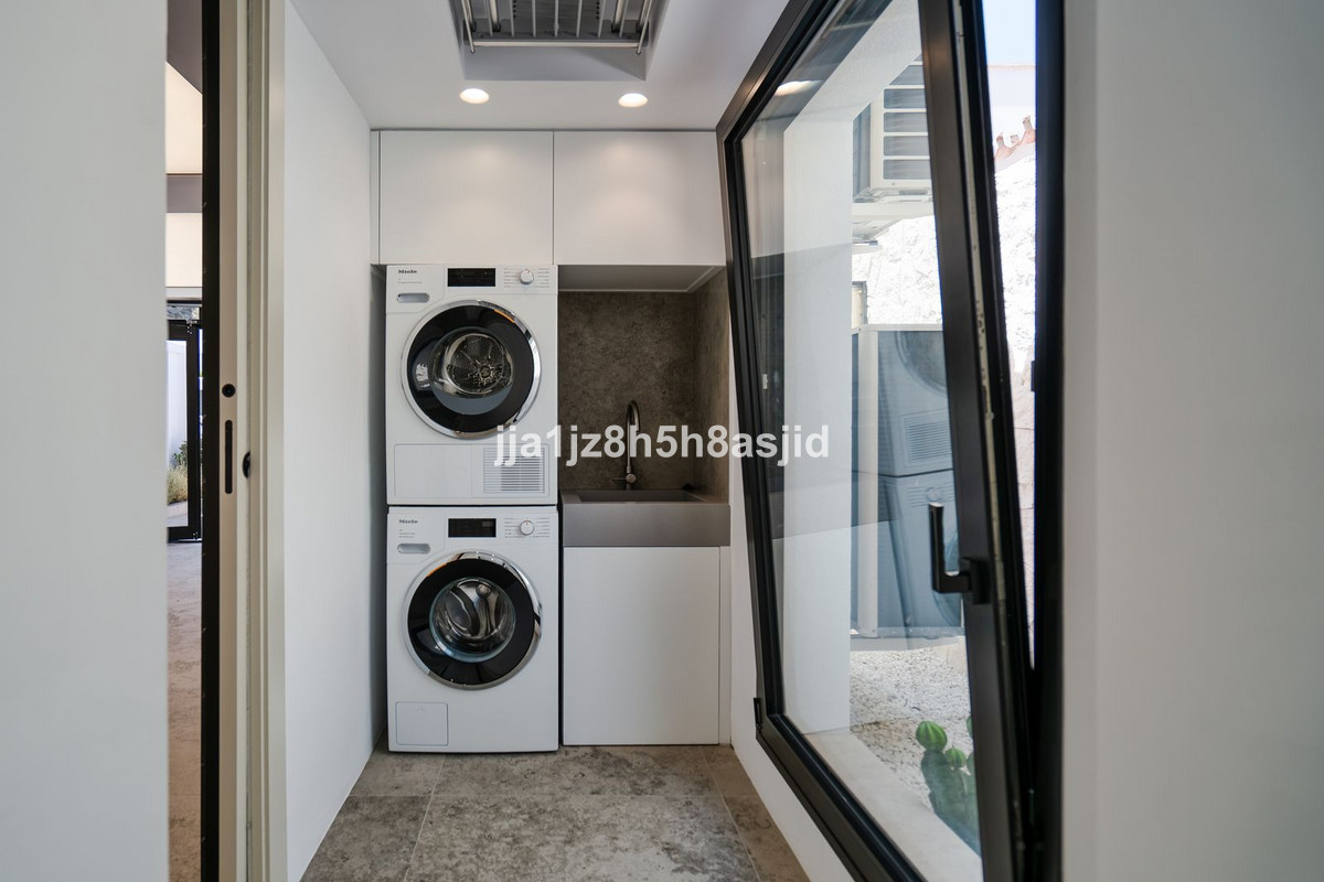 4 Bed Townhouse for sale in The Golden Mile Costa Del Sol, Málaga, Spain