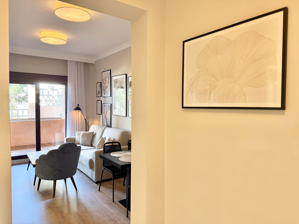 1 Bed Apartment for sale in Benahavís Costa Del Sol, Málaga, Spain