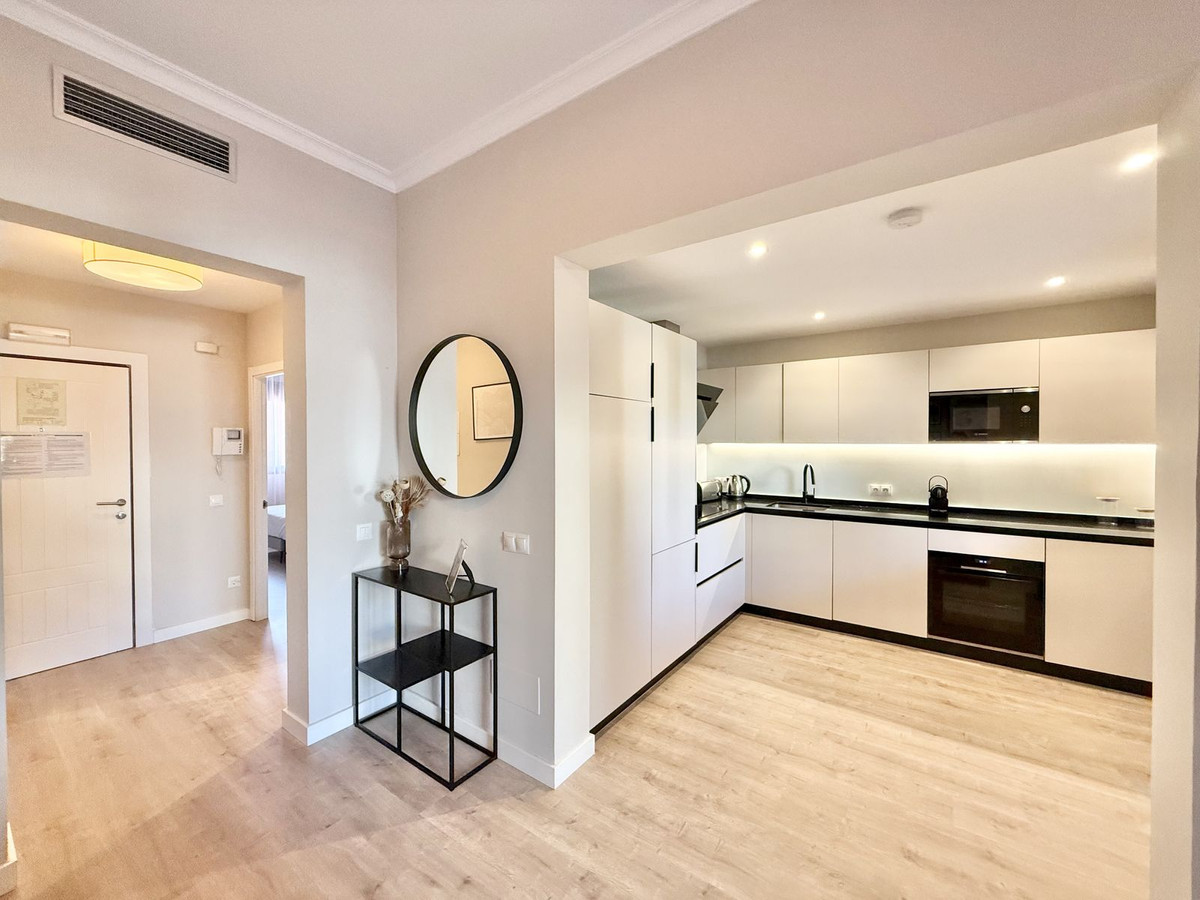 1 Bed Apartment for sale in Benahavís Costa Del Sol, Málaga, Spain