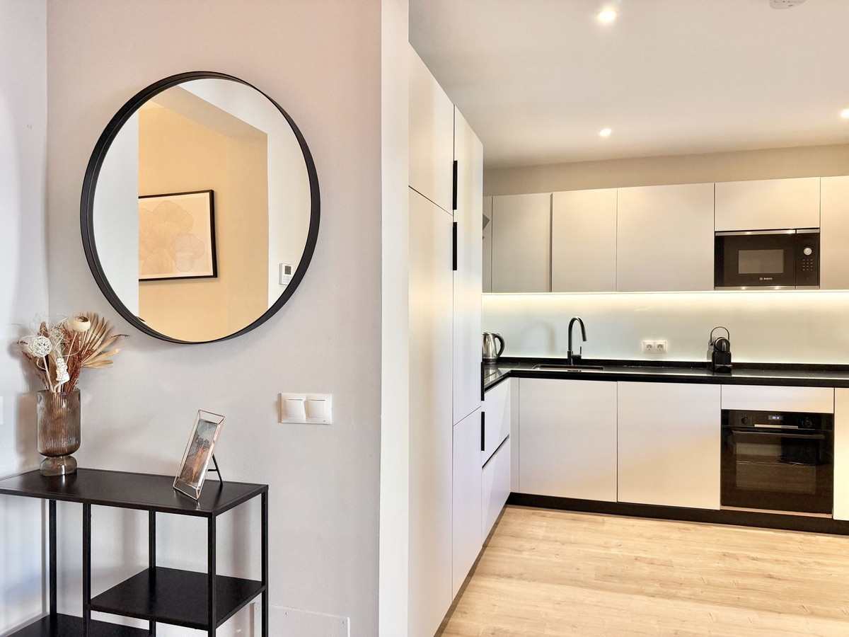 1 Bed Apartment for sale in Benahavís Costa Del Sol, Málaga, Spain