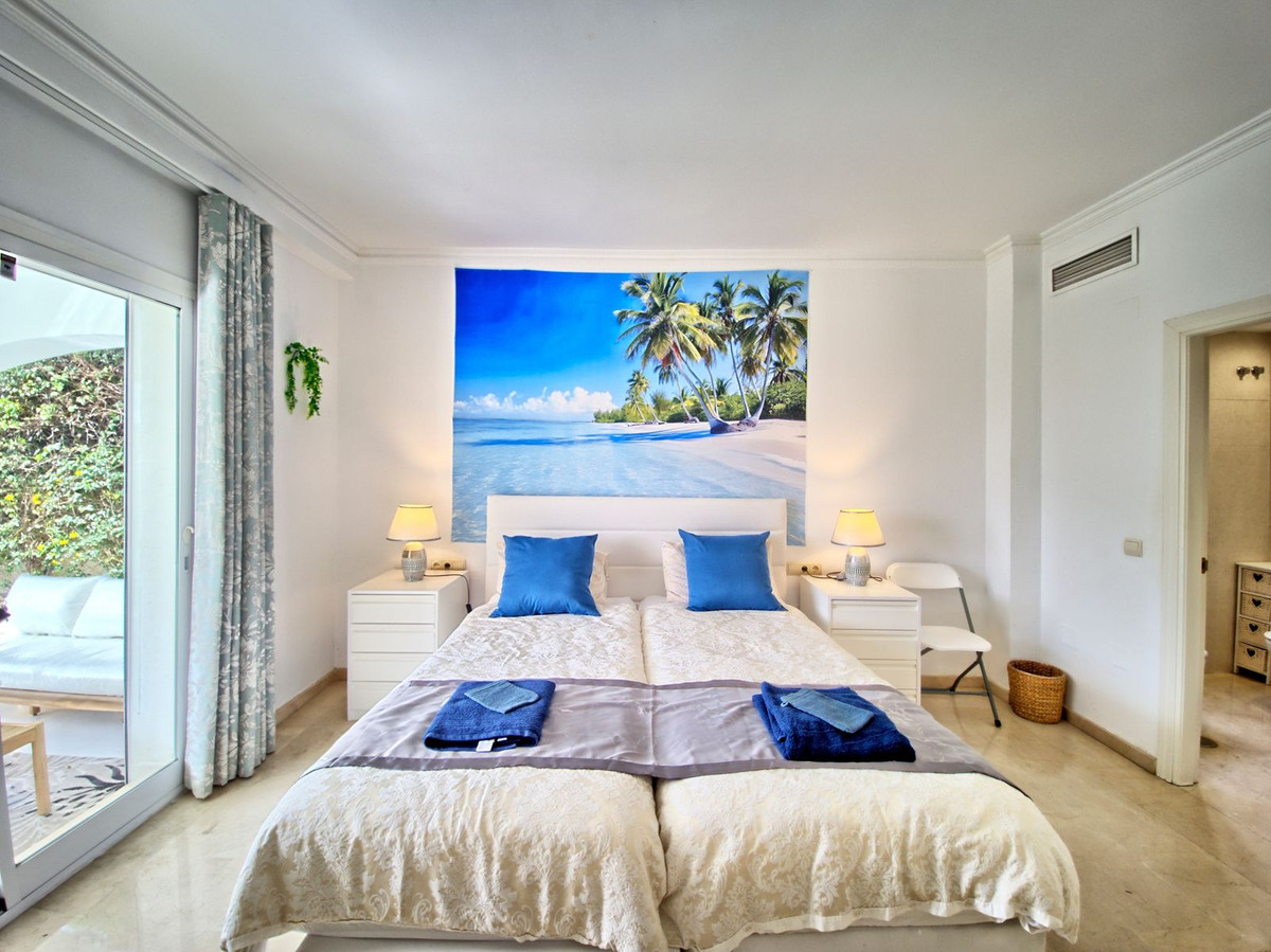 3 Bed Apartment for sale in Cabopino Costa Del Sol, Málaga, Spain