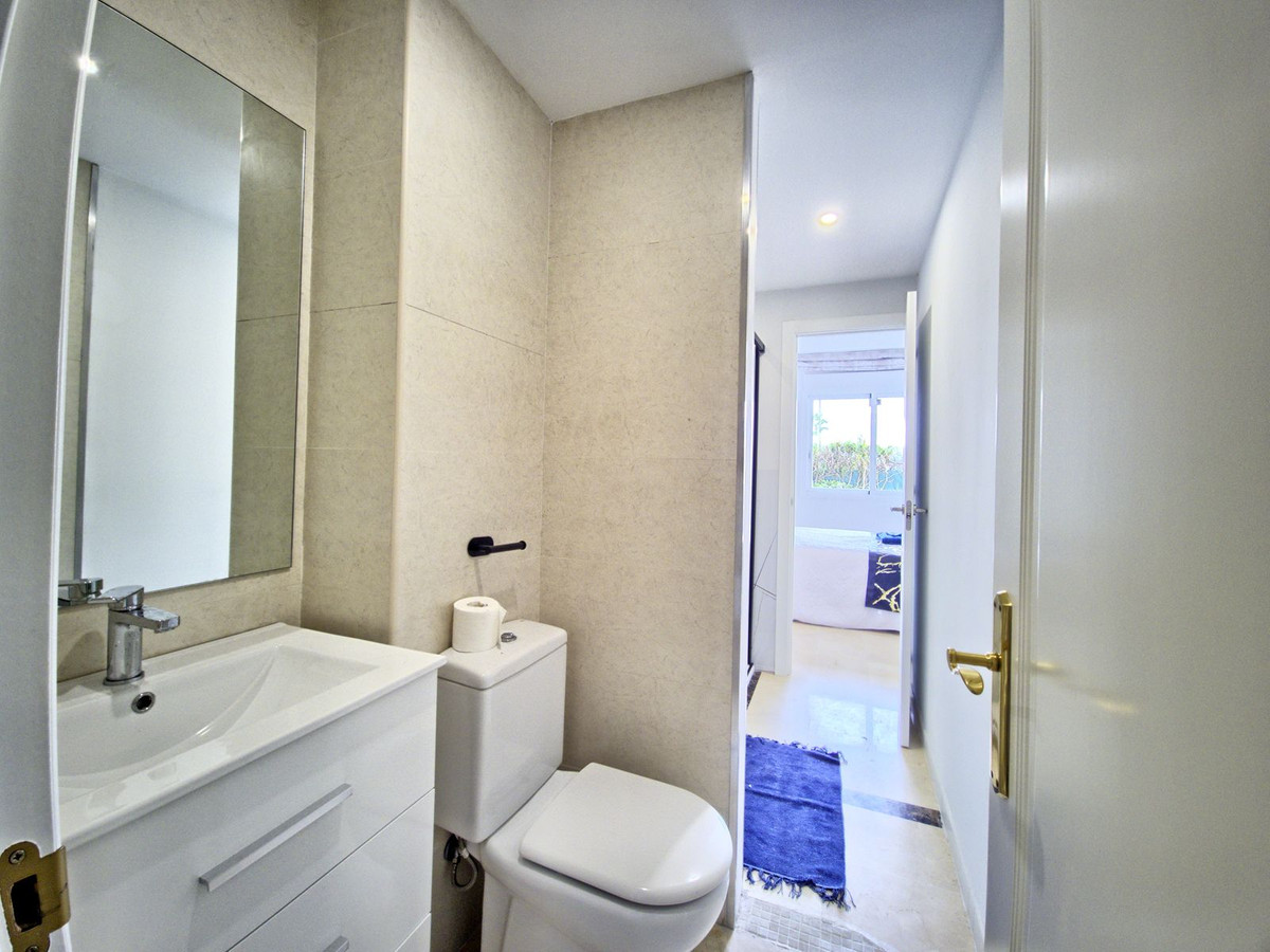 3 Bed Apartment for sale in Cabopino Costa Del Sol, Málaga, Spain