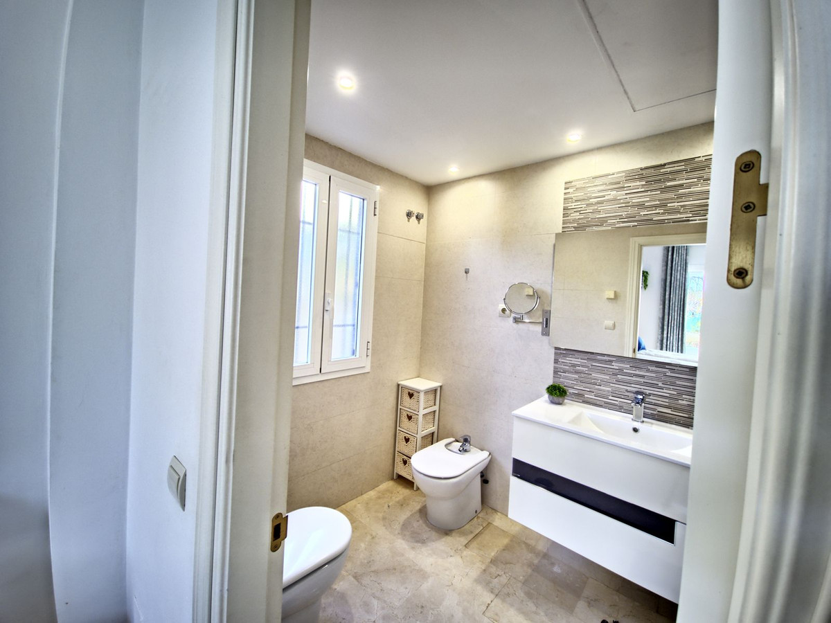 3 Bed Apartment for sale in Cabopino Costa Del Sol, Málaga, Spain