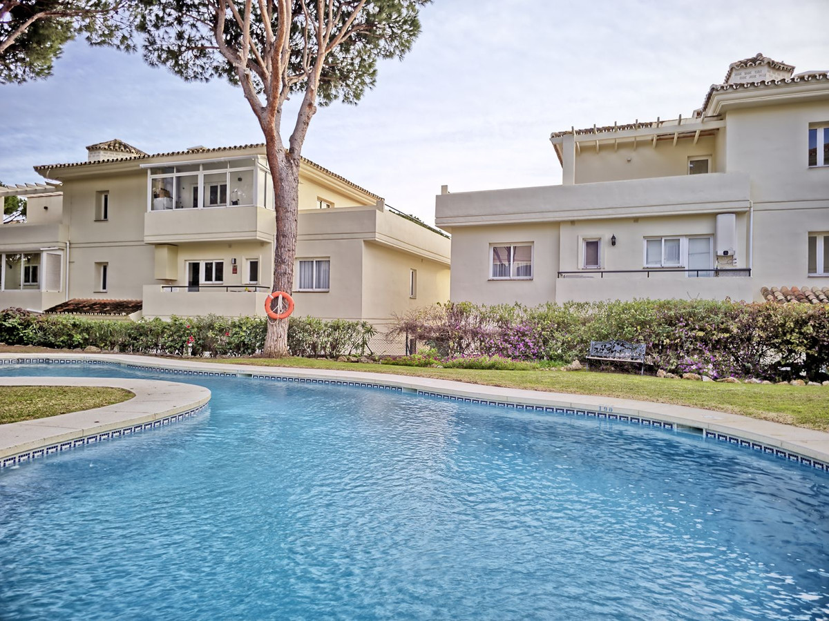 3 Bed Apartment for sale in Cabopino Costa Del Sol, Málaga, Spain