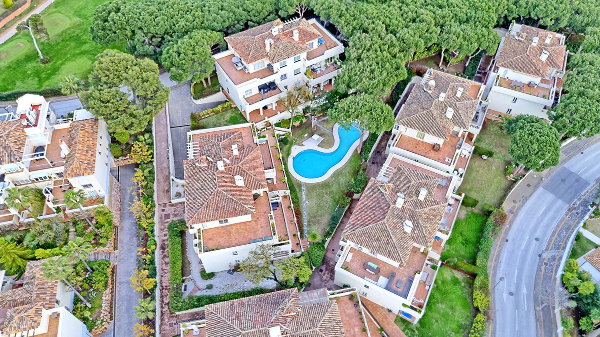 3 Bed Apartment for sale in Cabopino Costa Del Sol, Málaga, Spain