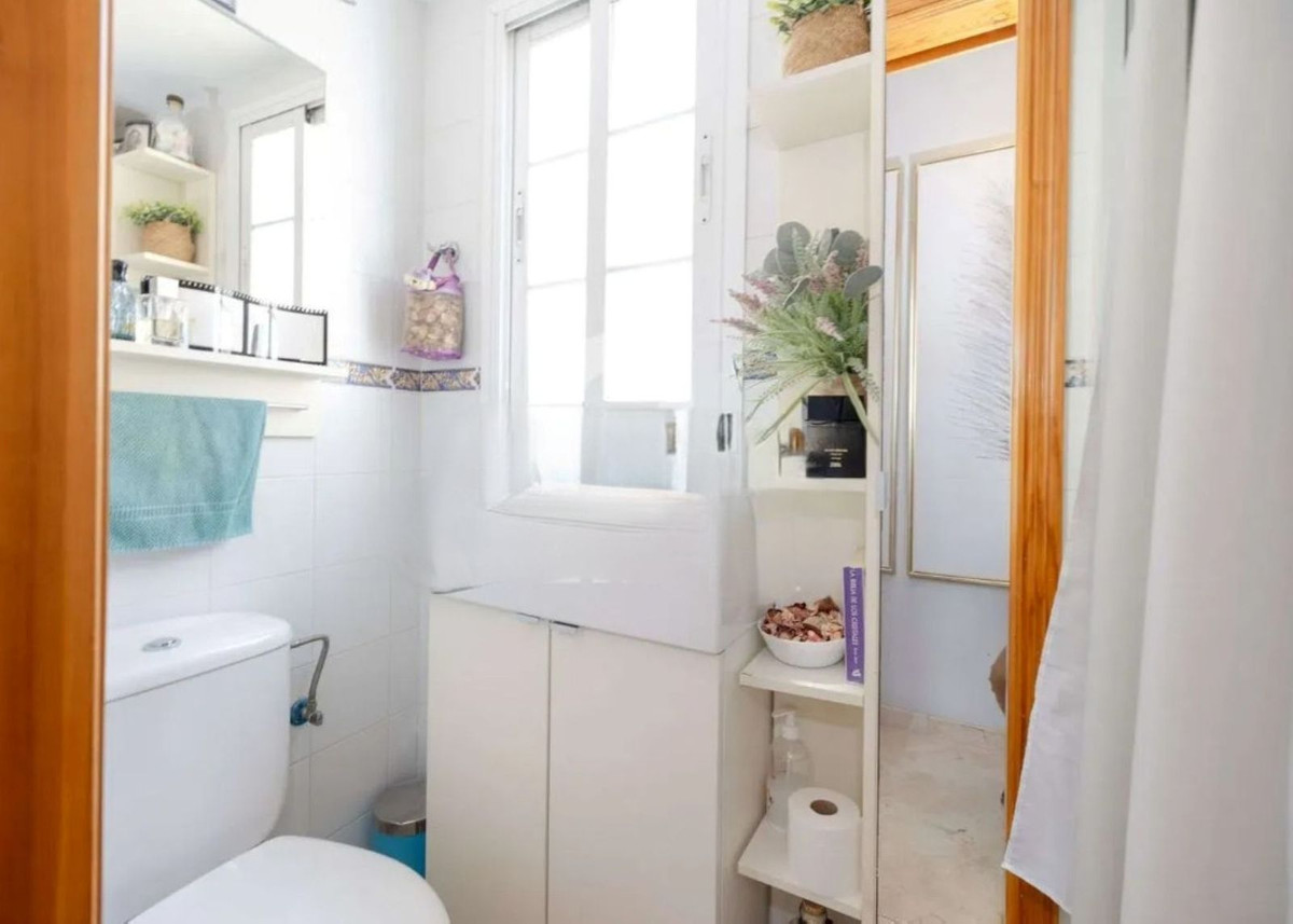 3 Bed Apartment for sale in Estepona Costa Del Sol, Málaga, Spain