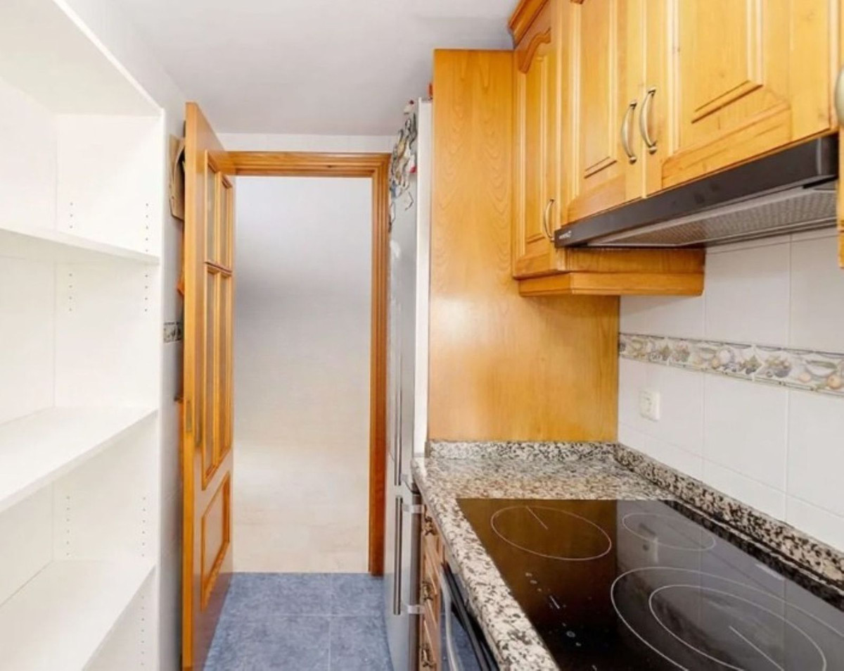 3 Bed Apartment for sale in Estepona Costa Del Sol, Málaga, Spain