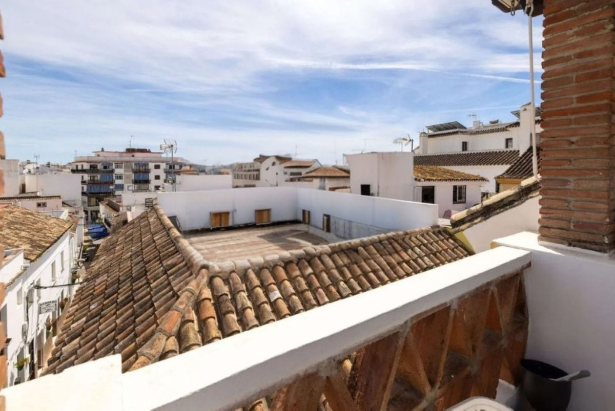 3 Bed Apartment for sale in Estepona Costa Del Sol, Málaga, Spain