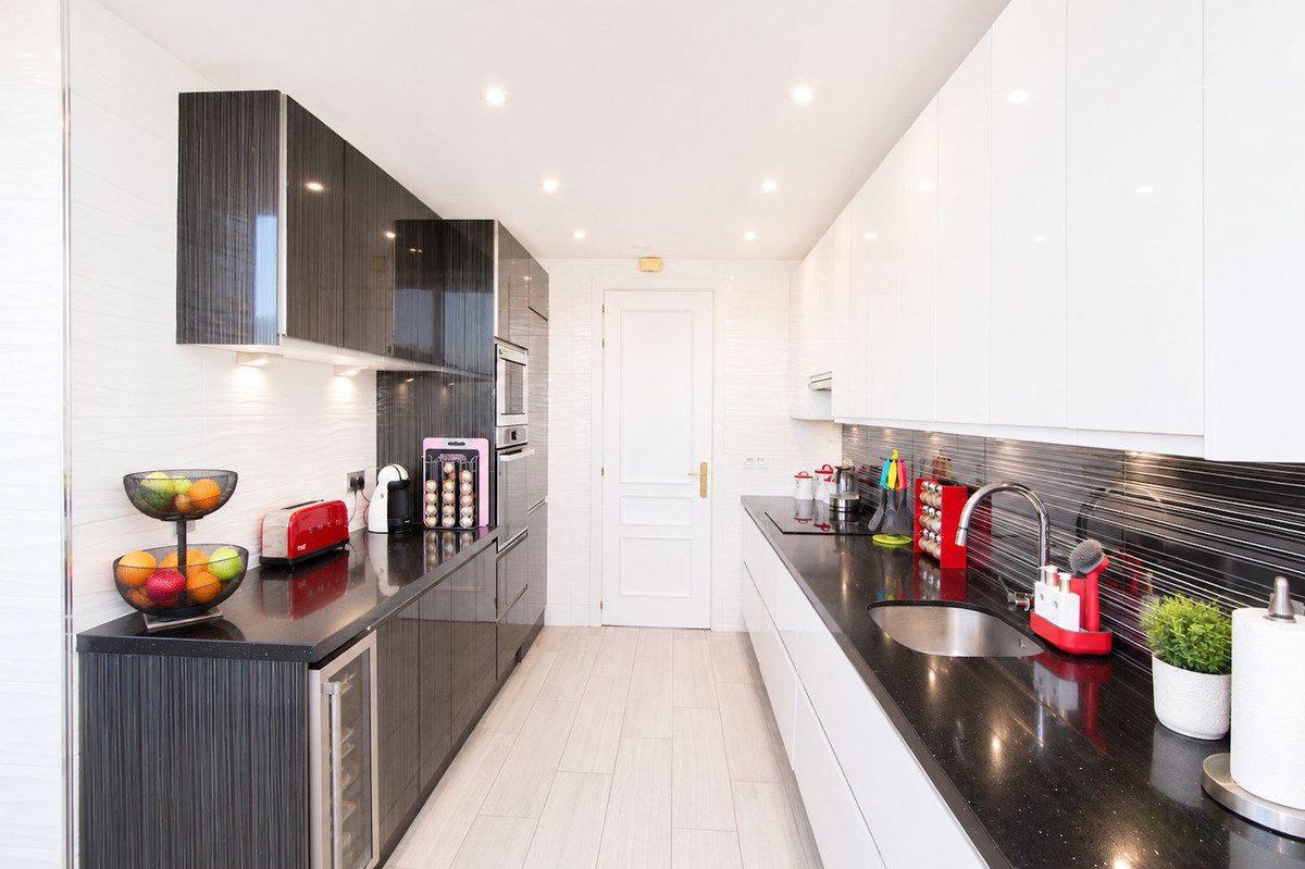 3 Bed Apartment for sale in Elviria Costa Del Sol, Málaga, Spain