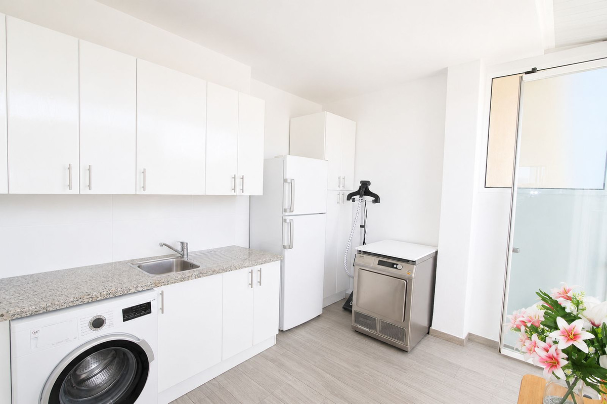 3 Bed Apartment for sale in Elviria Costa Del Sol, Málaga, Spain