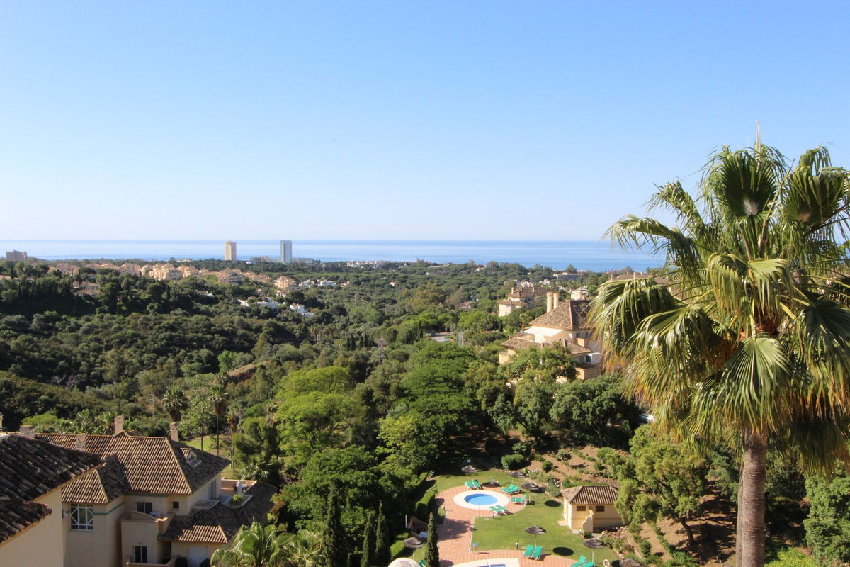 3 Bed Apartment for sale in Elviria Costa Del Sol, Málaga, Spain