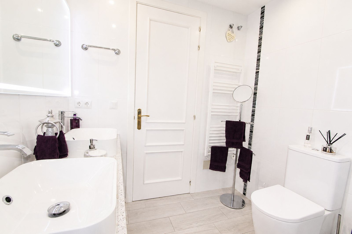 3 Bed Apartment for sale in Elviria Costa Del Sol, Málaga, Spain