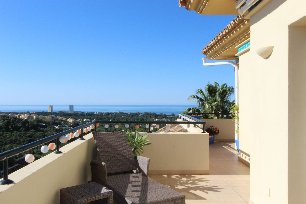 3 Bed Apartment for sale in Elviria Costa Del Sol, Málaga, Spain